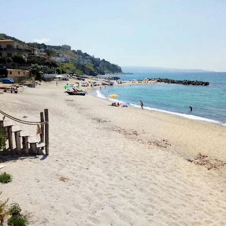 Casa Di Giorgio-Fronte Spiaggia Pizzo  Eksteriør billede