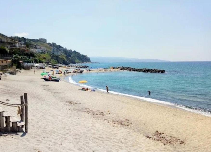 Casa Di Giorgio-Fronte Spiaggia Pizzo  Eksteriør billede