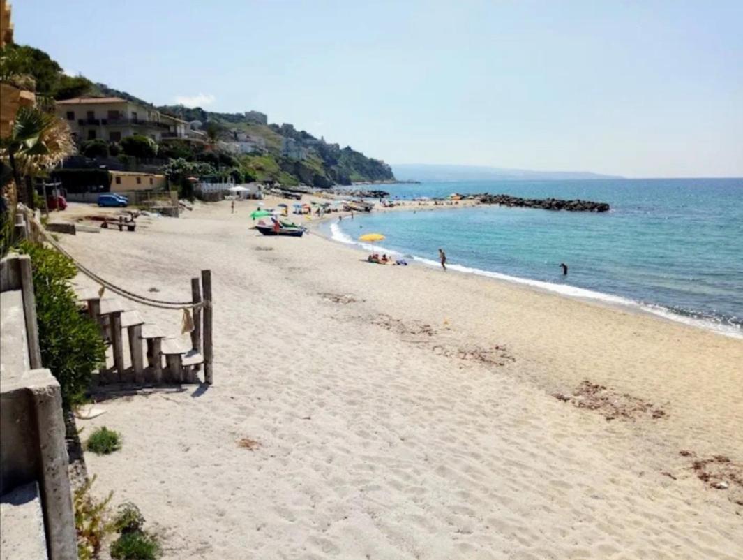 Casa Di Giorgio-Fronte Spiaggia Pizzo  Eksteriør billede