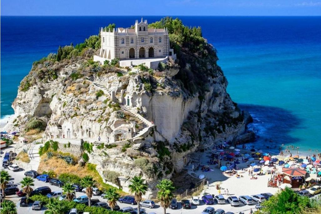 Casa Di Giorgio-Fronte Spiaggia Pizzo  Eksteriør billede